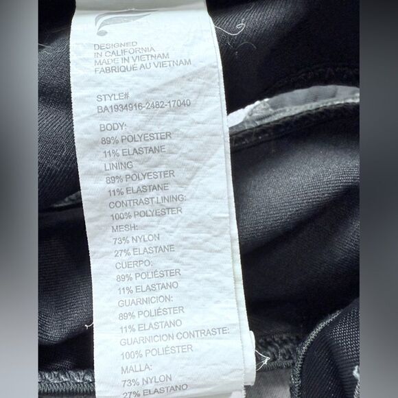 Fabletics Green, Black & Gray Camo Sports Bra - Picture 3 of 3